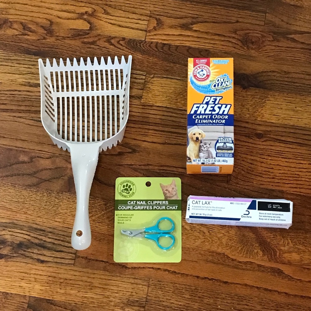 Cat Kitten Products Bundle NWT NIB
Nail Clippers Cat Lax Litter Box Scoop 
Arm